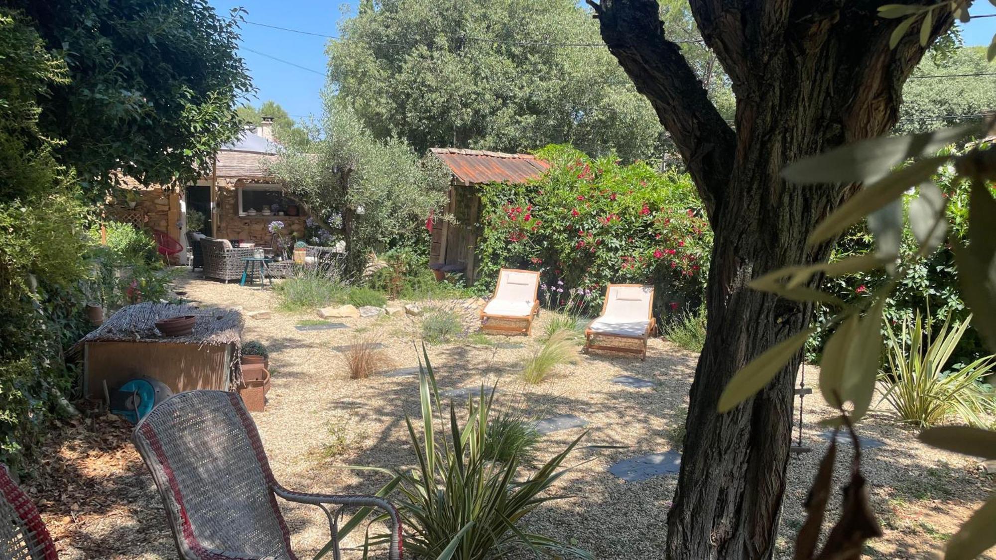 Jolie Annexe Du Mas Dans Le Coeur De La Garrigue Nimoise Villa Nîmes Exteriör bild
